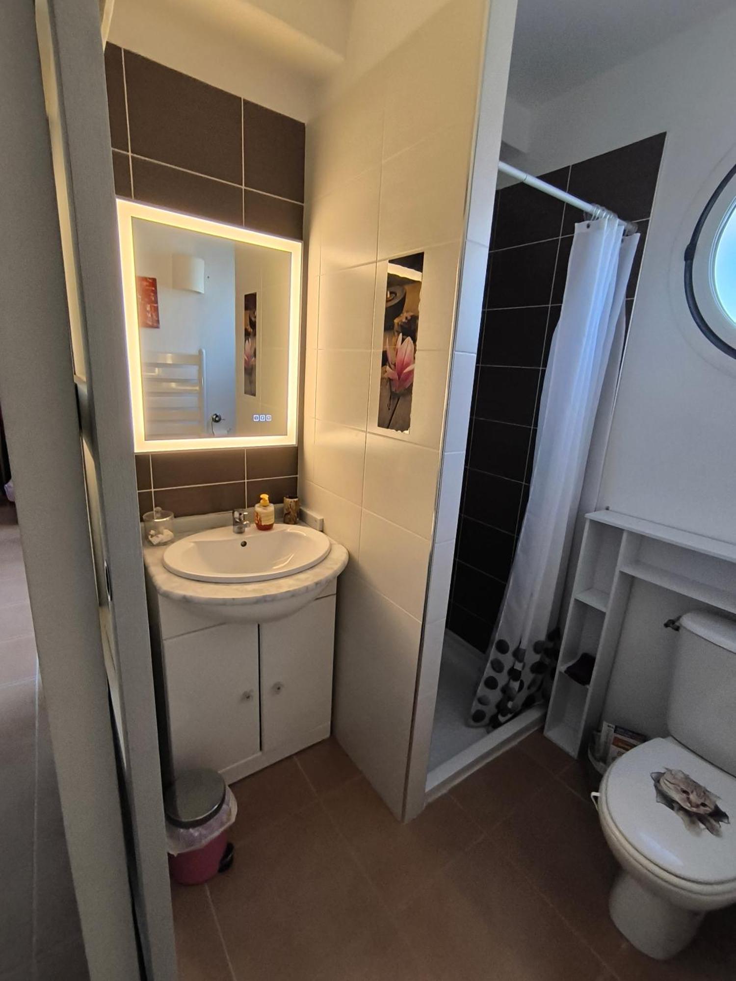 Chez Regine Hotel Agde Buitenkant foto